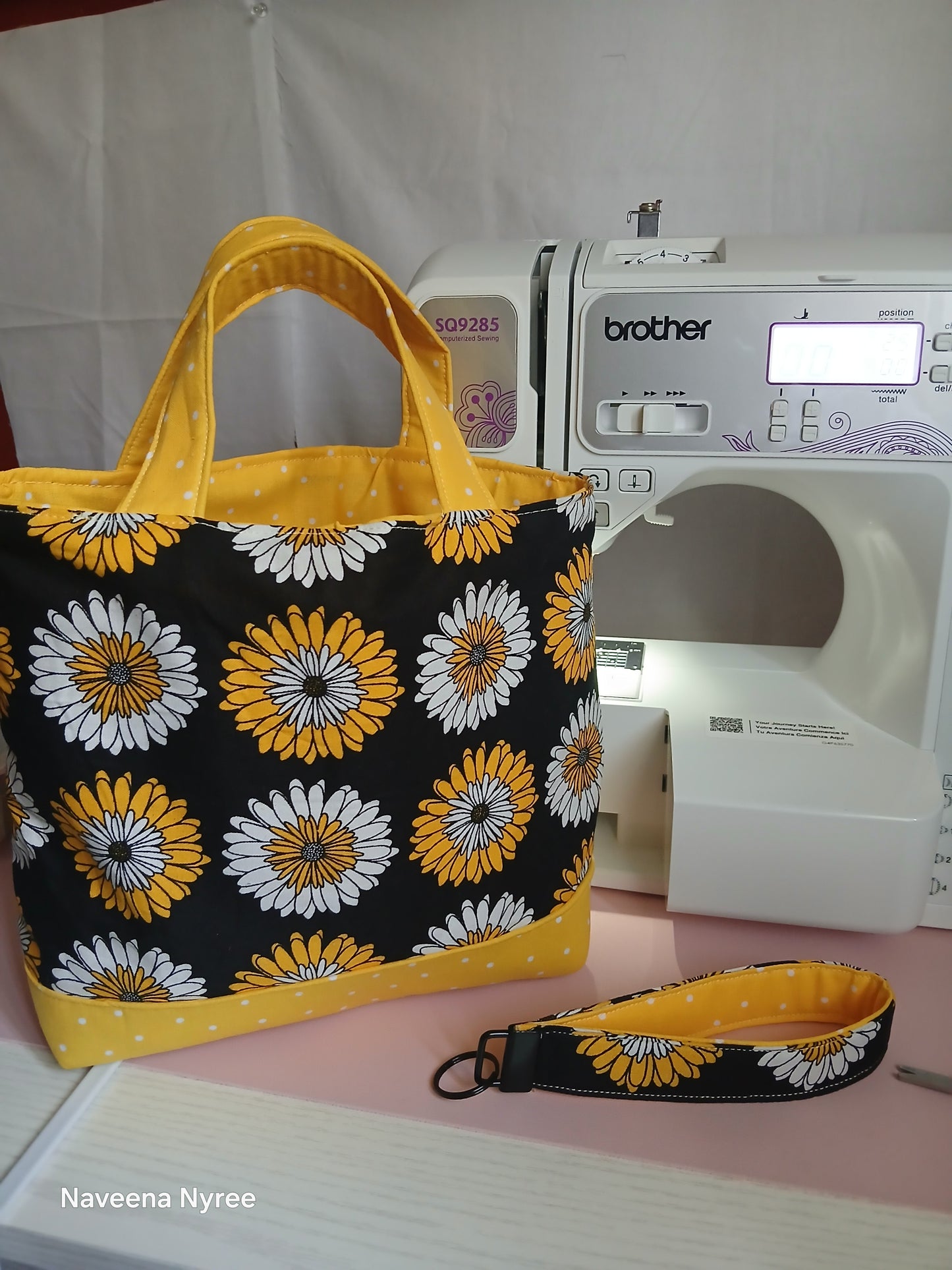 Daisy Tiny Tote