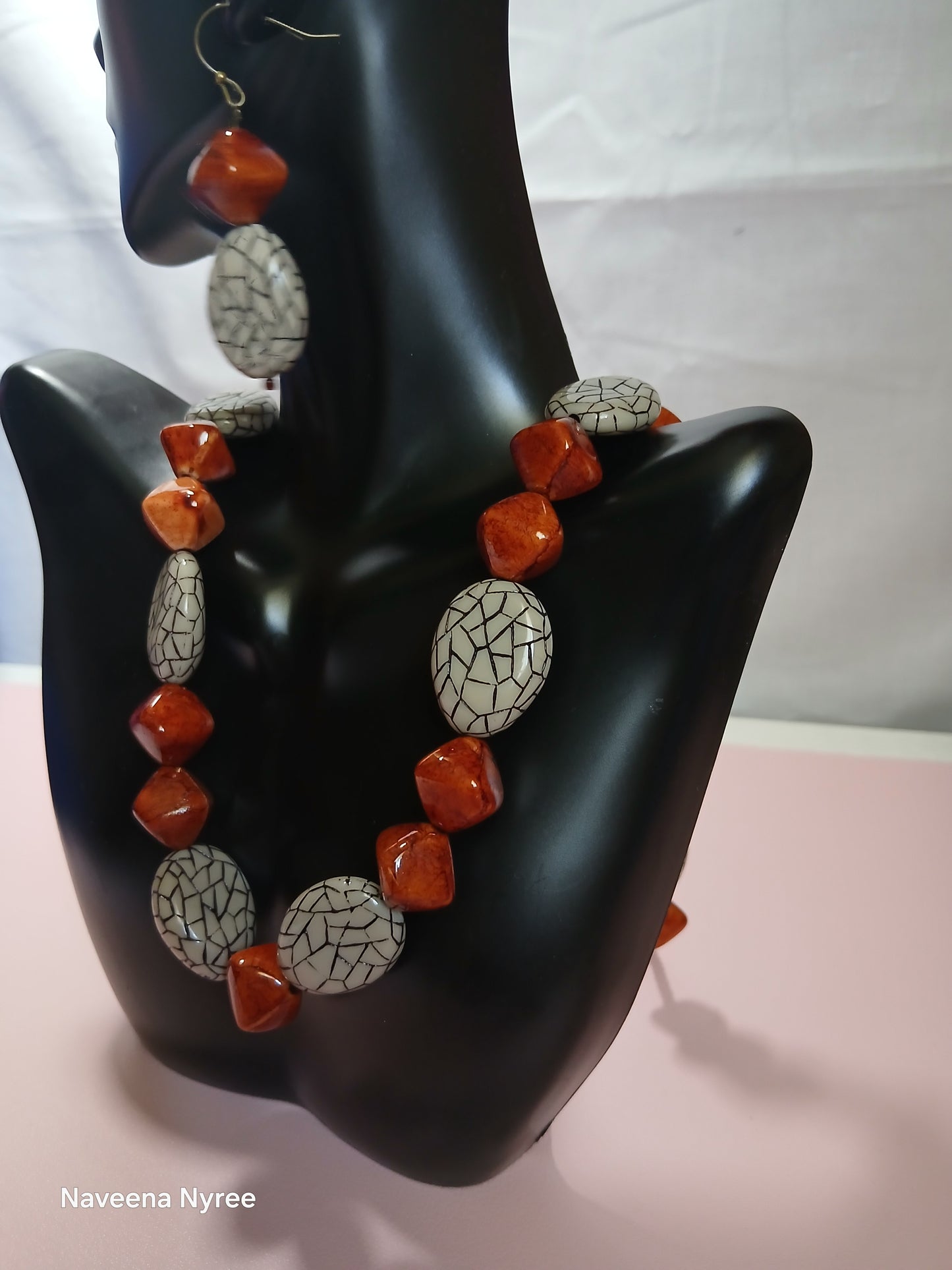 Acrylic necklace earrings set