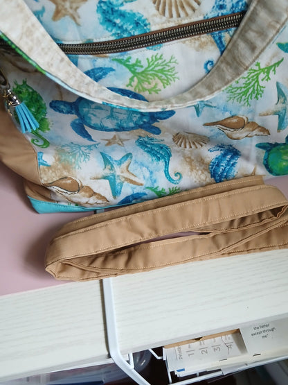 Large reversible tote