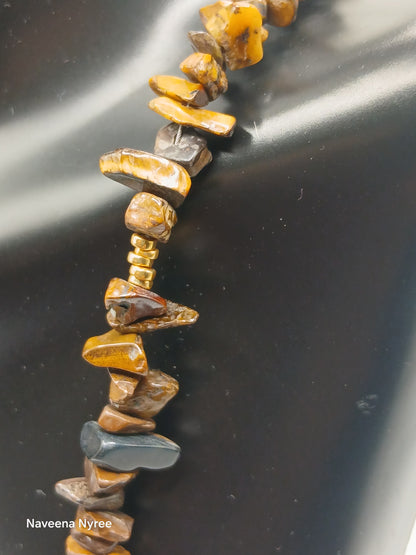 Gemstone chip necklace