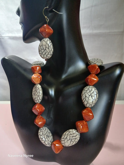 Acrylic necklace earrings set