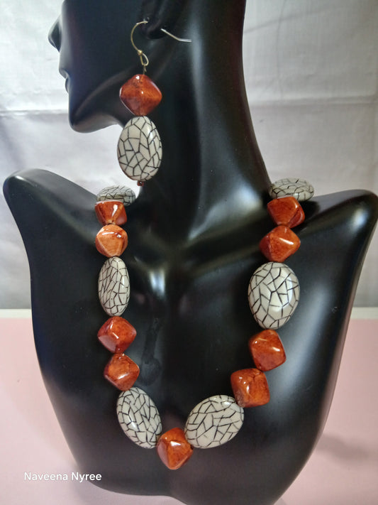 Acrylic necklace earrings set