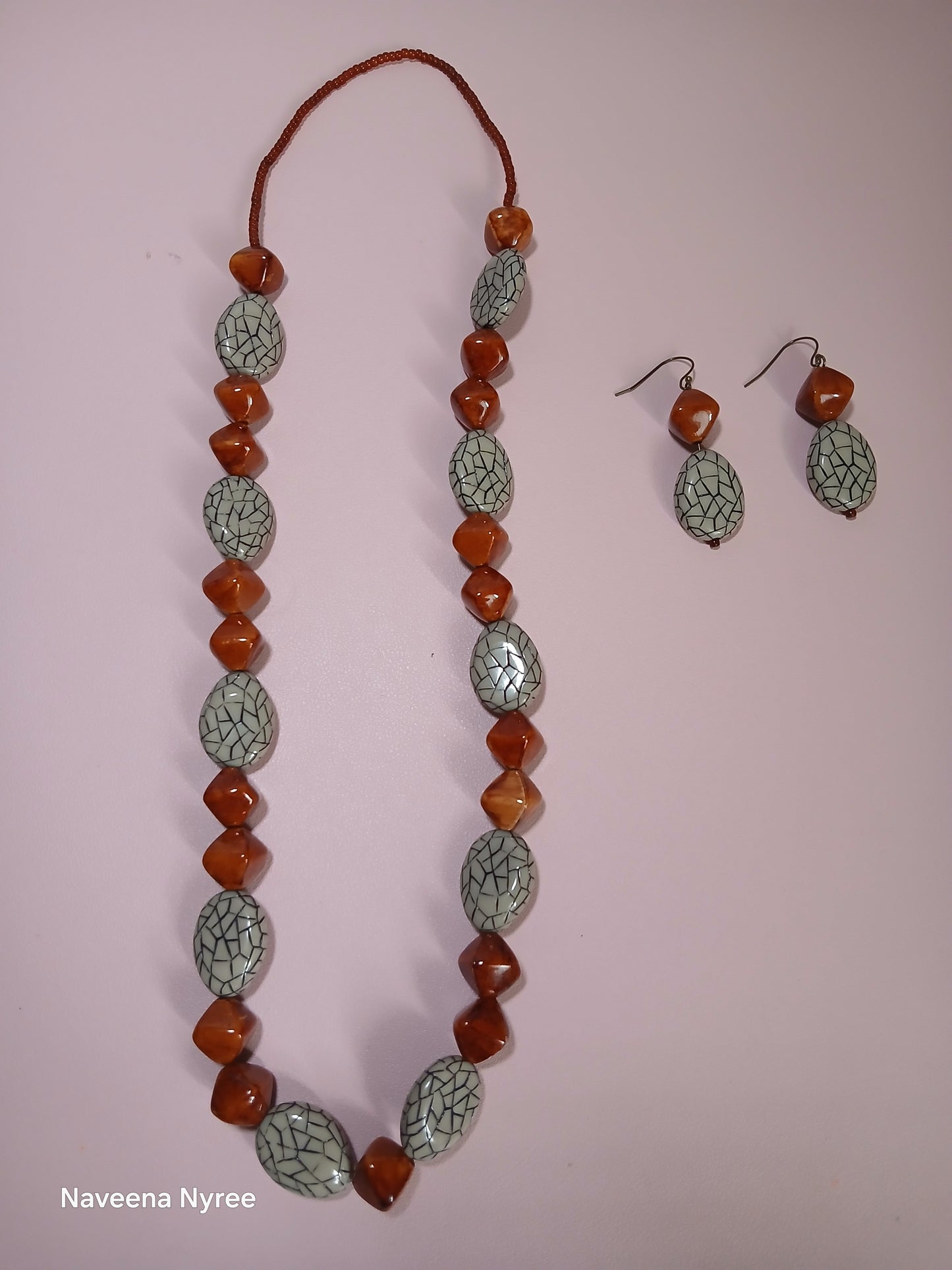 Acrylic necklace earrings set