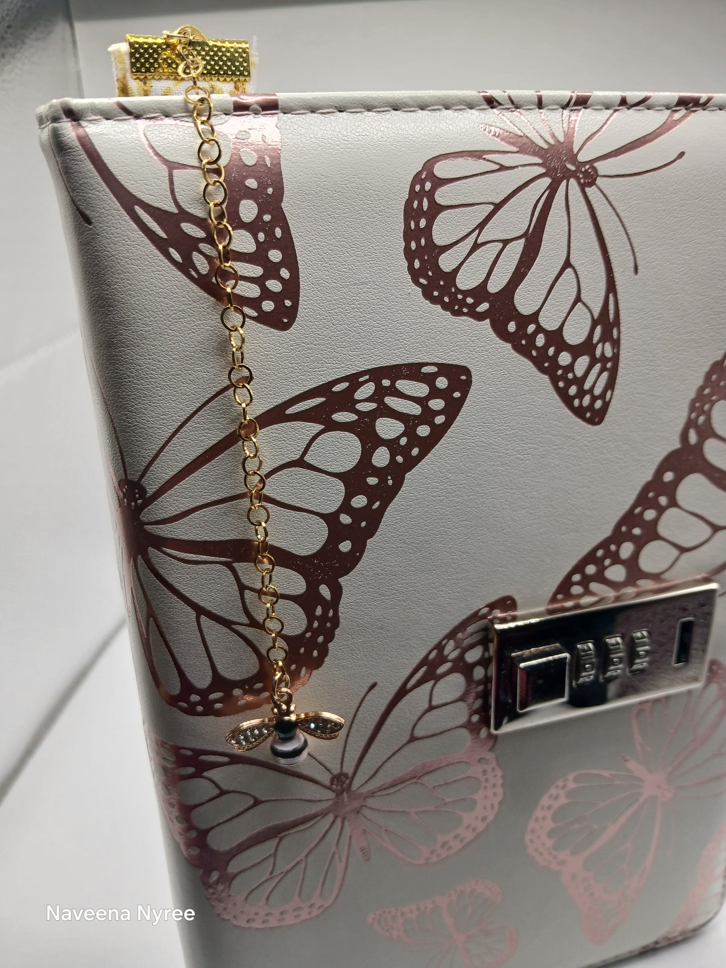 Fabric Bee bookmarks