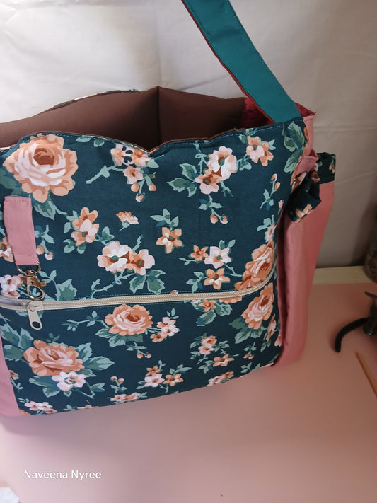 Reversible tote bag