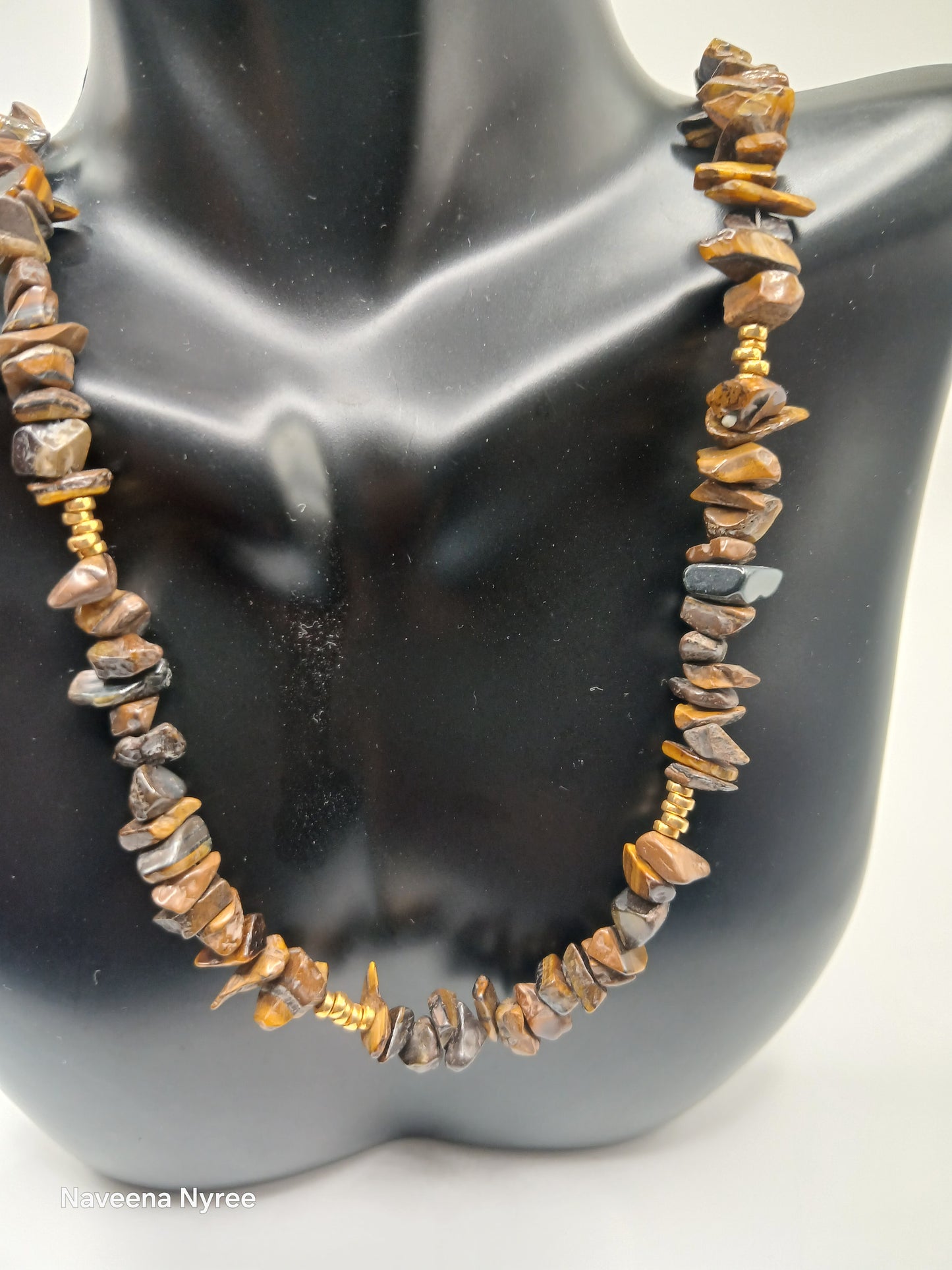 Gemstone chip necklace