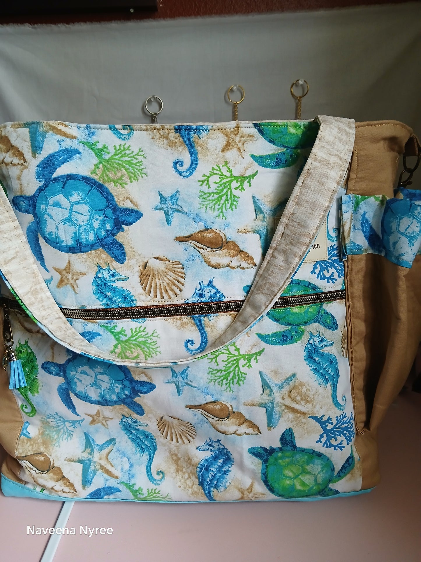 Large reversible tote